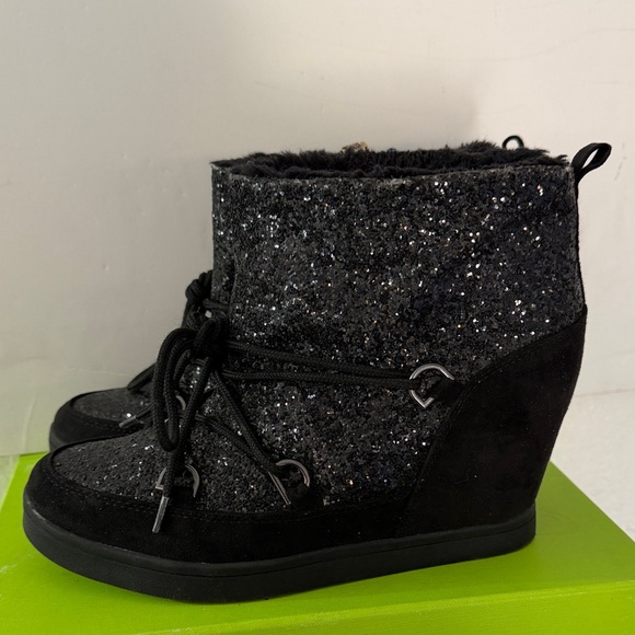 Juicy Couture Mareen Black Lace-Up Wedge Sport Ankle Boots. Size 7.5 - Picture 6 of 8